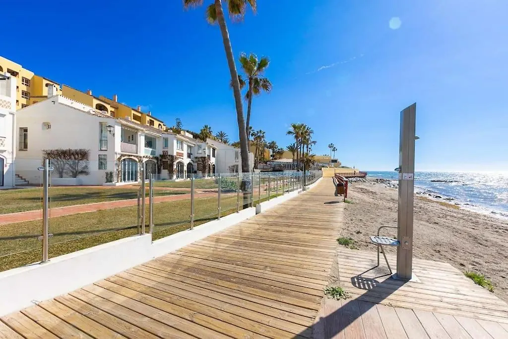 Apartment Dona Lola Beachfront Studio Mijas