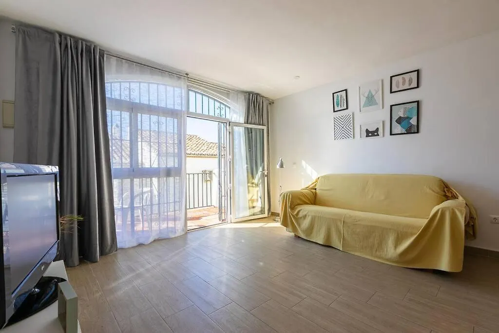 Dona Lola Beachfront Studio Mijas 0*,  Spagna