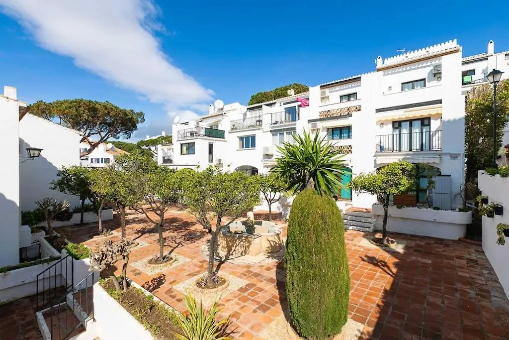 Dona Lola Beachfront Studio Mijas 0*,